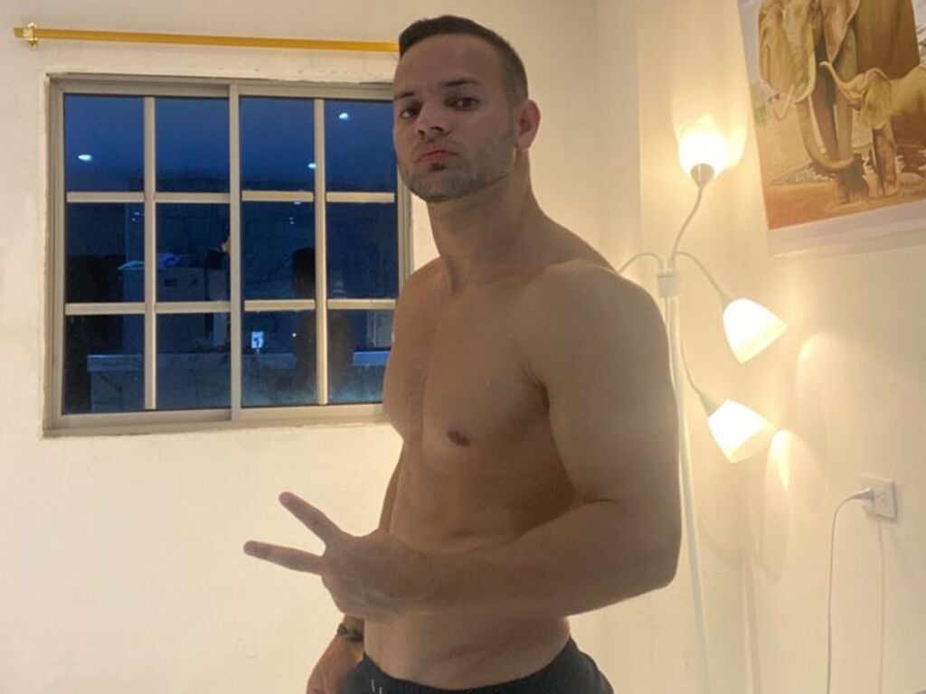 RyanVega LiveJasmin guy model room
