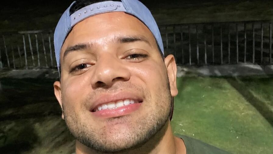 Watch RyanVega live on The Hot Webcams