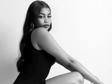 Chat with MilaJohn