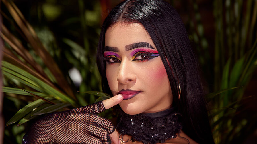 Watch SiennaDelacroix live on Ultra Erotica