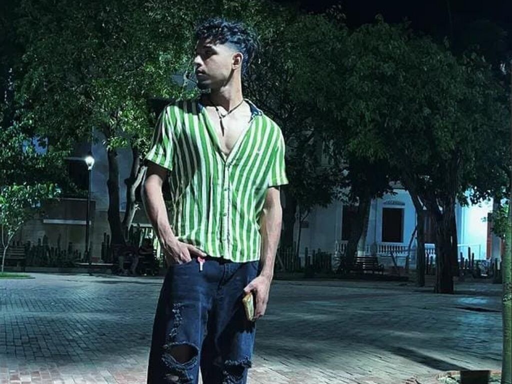 MariusPonce adult male broadcast profile