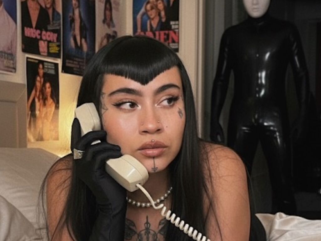 JessYves Profile Image