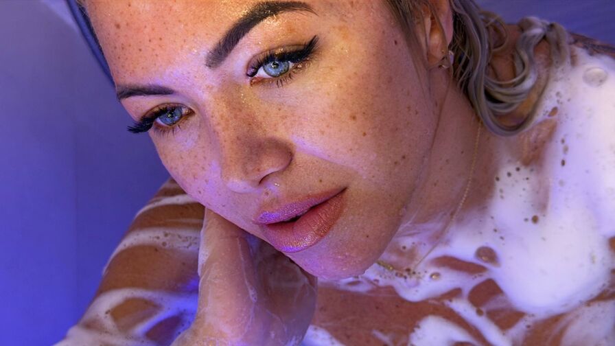Record Nude Anelise
