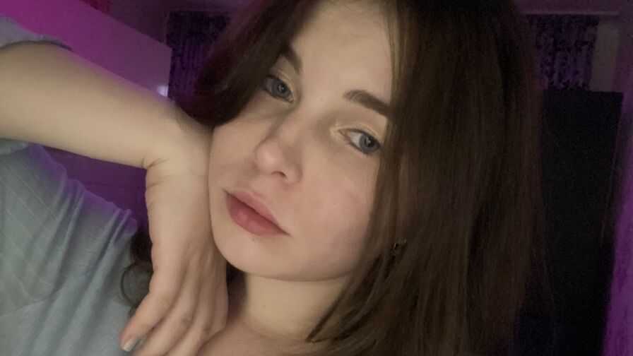 Watch AdelinaMorris live on DMS List