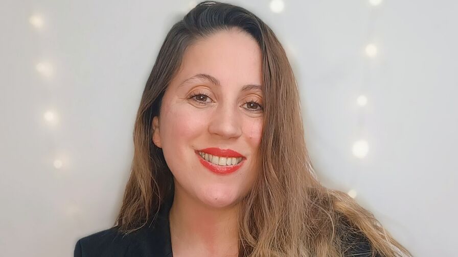 Watch SofiEstevez live on freshseotools.com