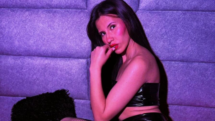 AnnitaRogers live cam model