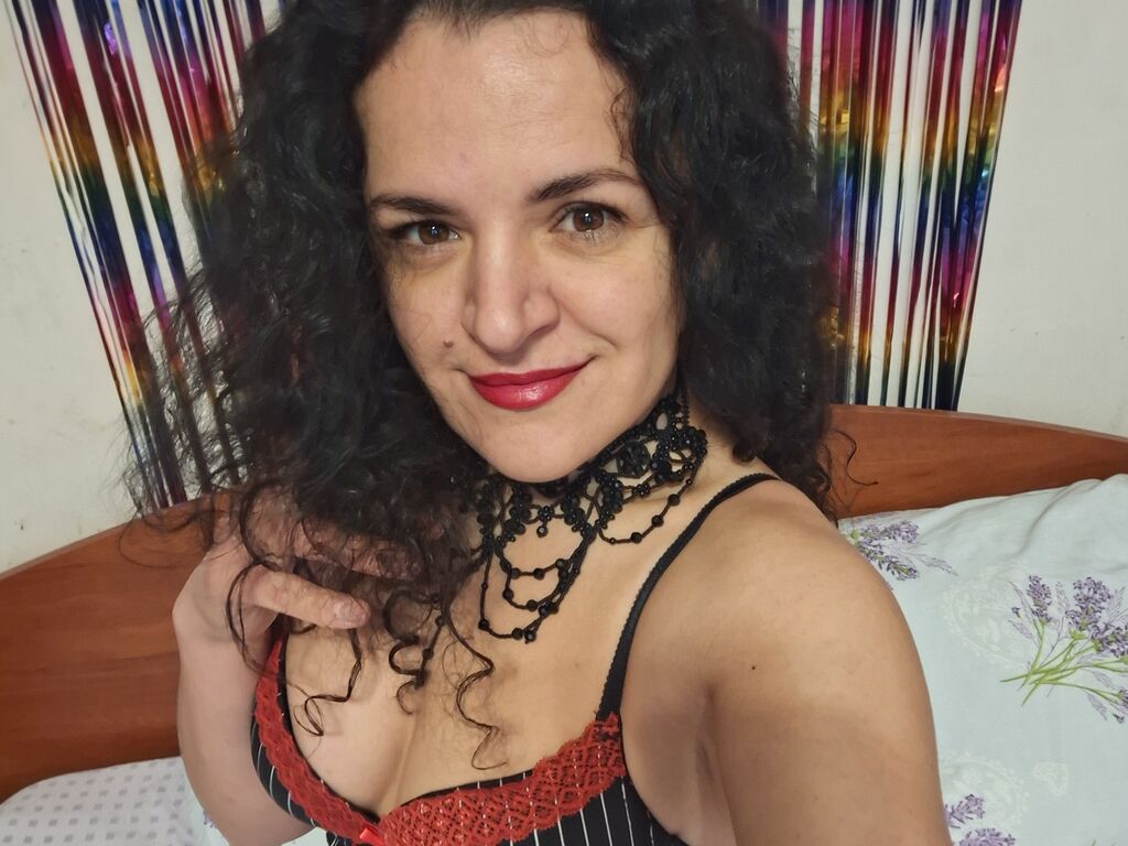 NataliaCurly Profile Image