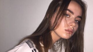 Free Nude AmeliPovilain