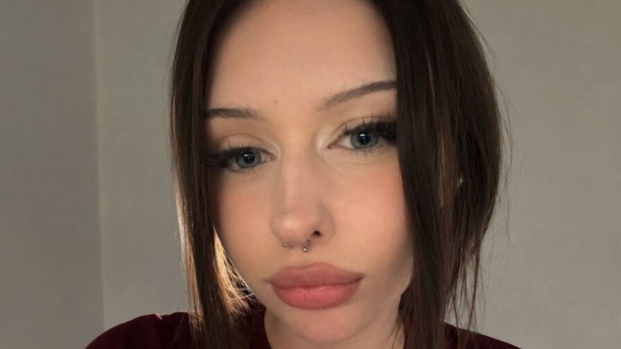 Live HD Nude Chat with FlorettaLucius
