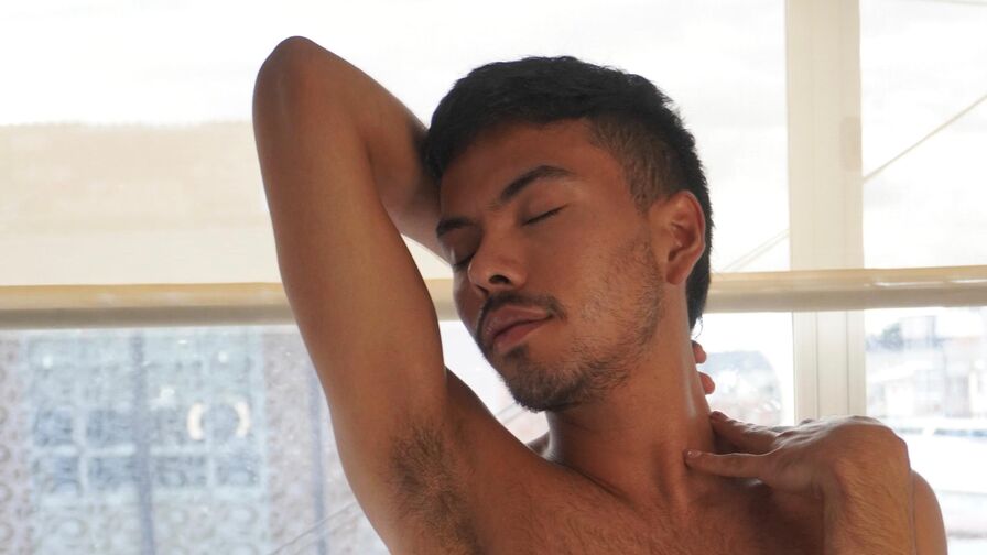 Watch PetterNavas live on Thewebcamzone