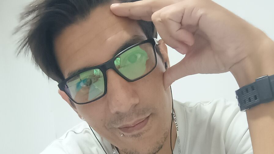 Live HD Nude Chat with EdwardVladz