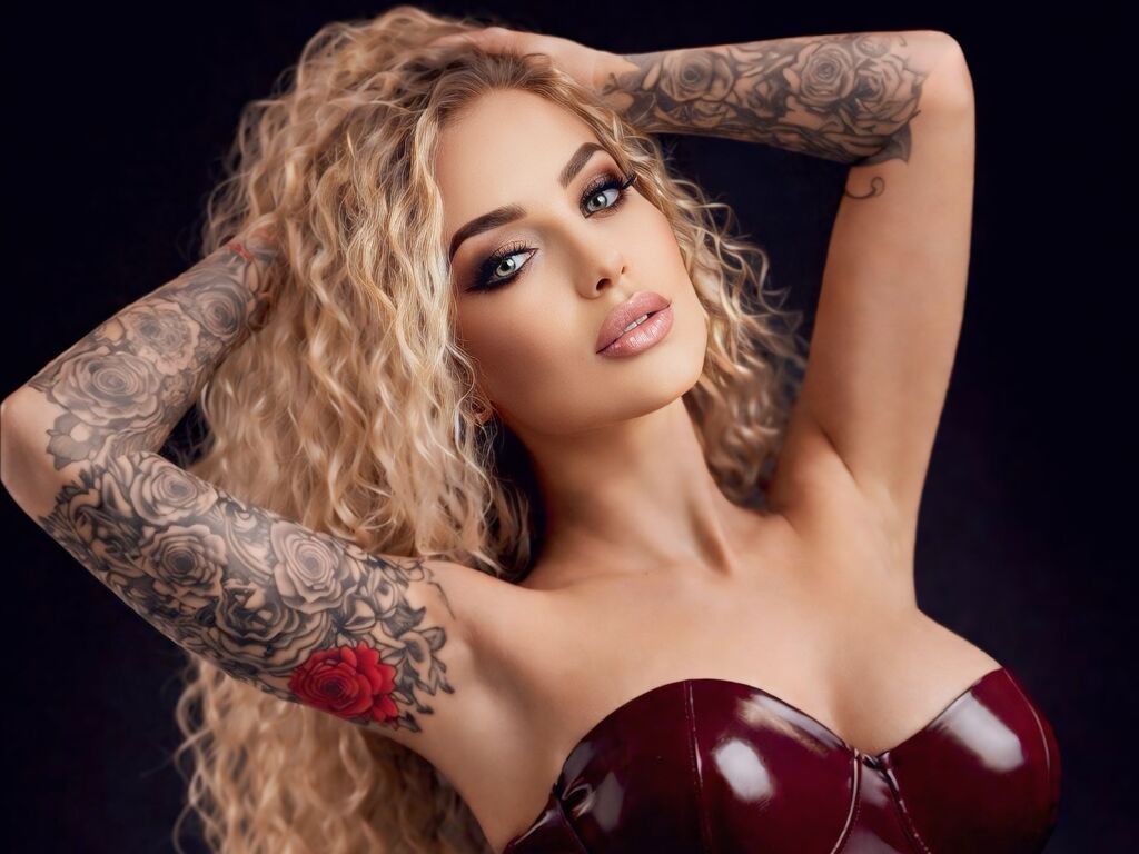 LuxeAnna model profile storefront photo