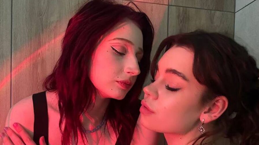 Watch LeonilaAndDahlia live on The Hot Webcams