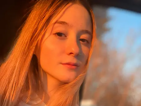 Chat with DarlenaBallew