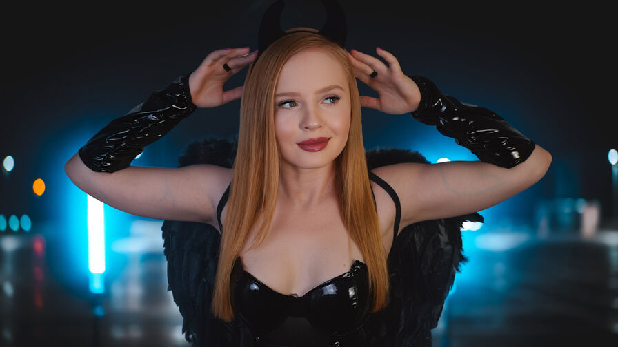 Live HD Nude Chat with ChloeRichardson