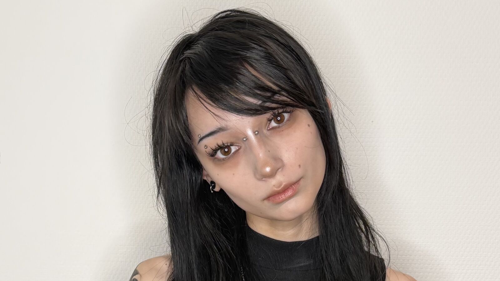 IzettaBishel erotic portrait