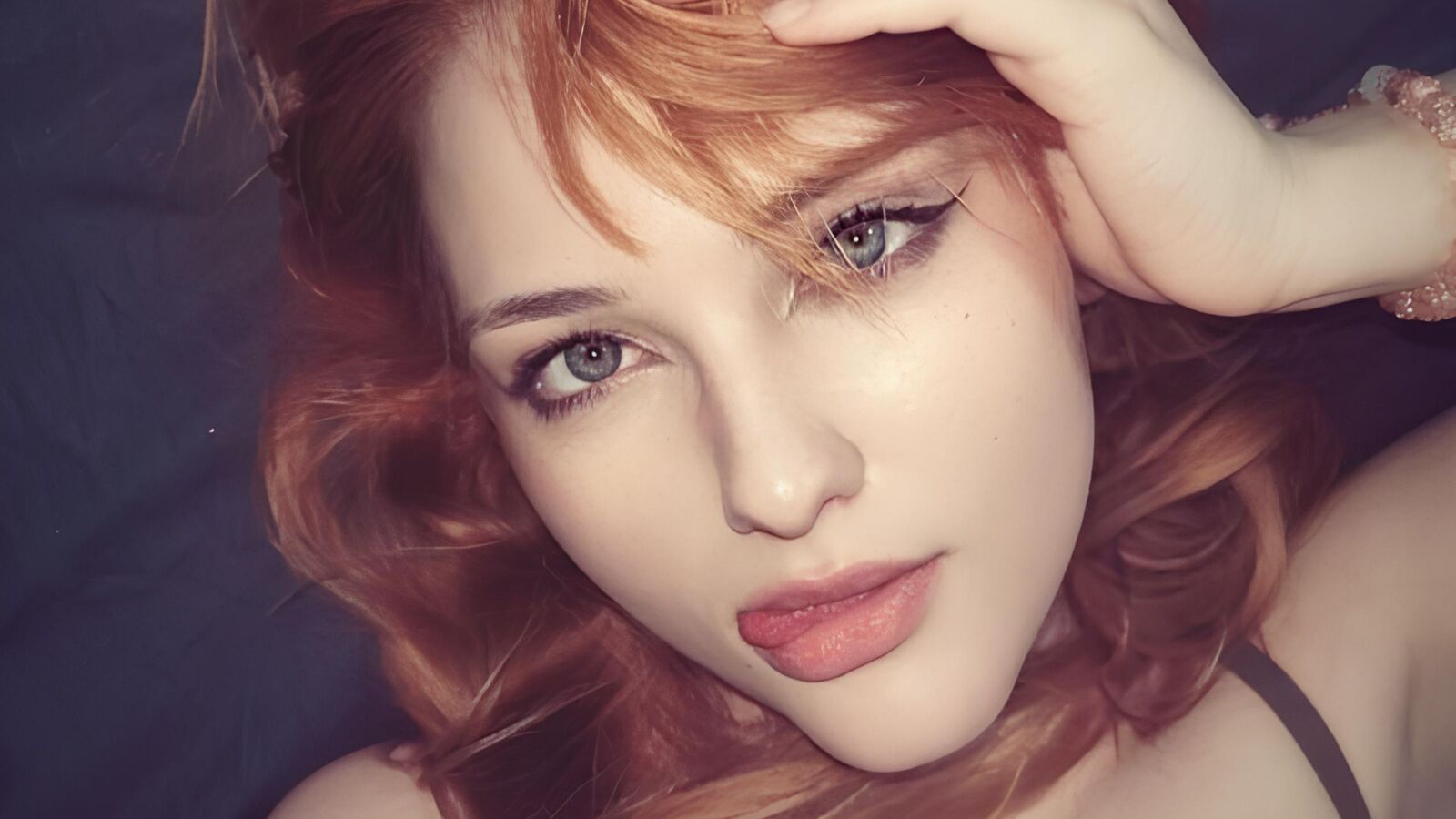 MilliePuff erotic portrait