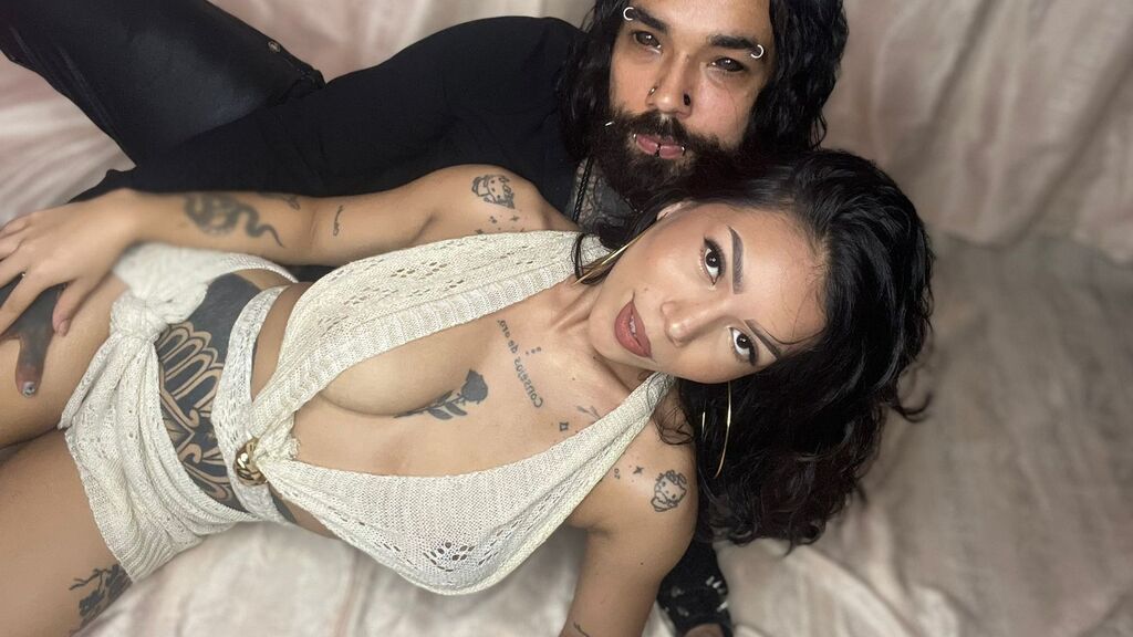 MarlyAndArias Live Cam on LiveJasmin