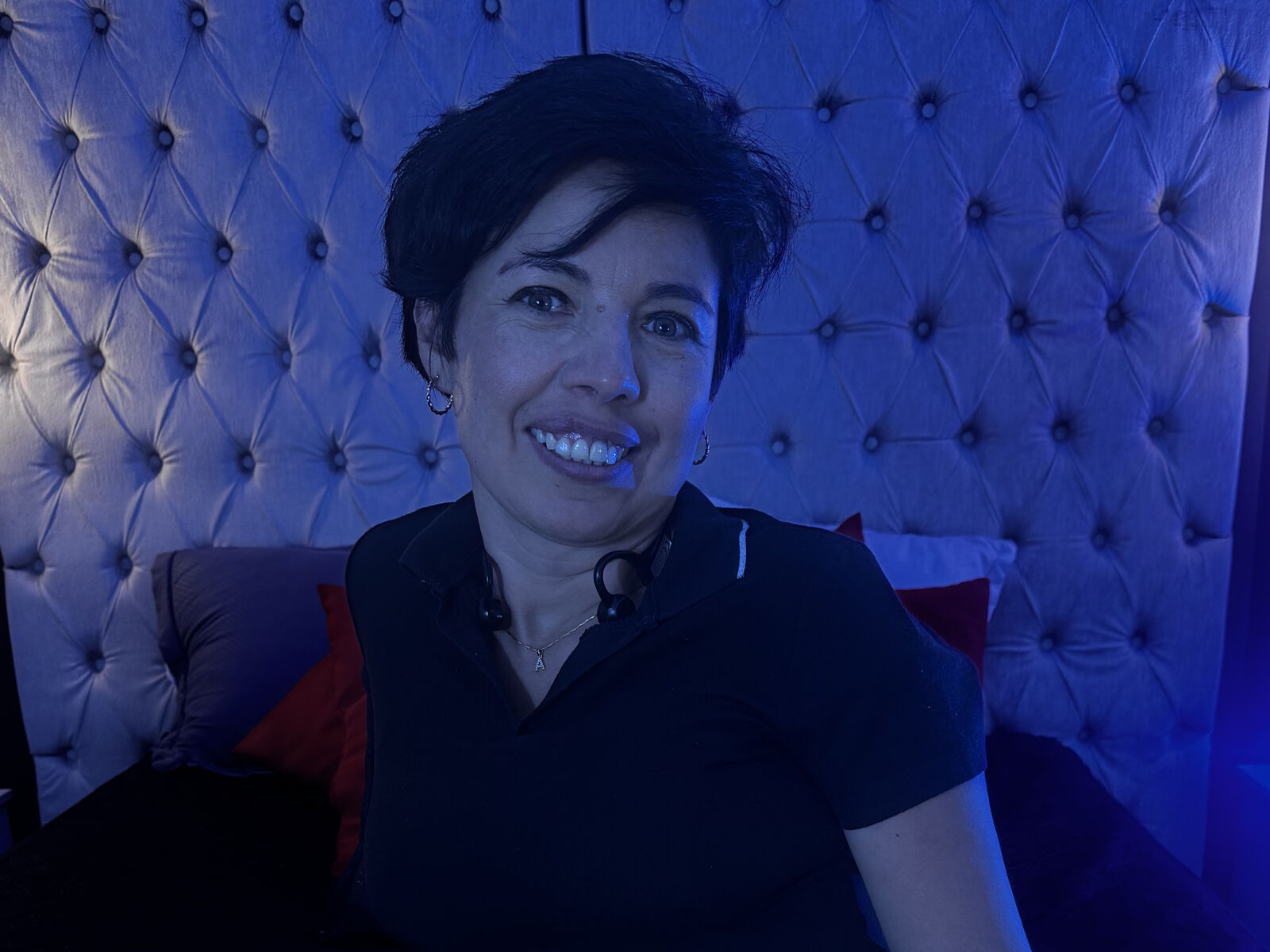 Live cam for MarietteAdams