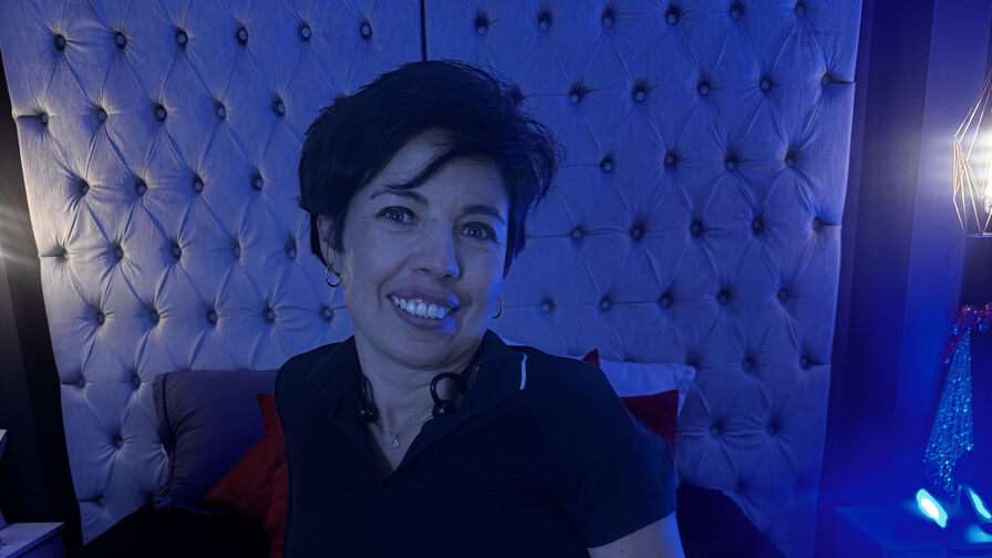 MarietteAdams's live cam