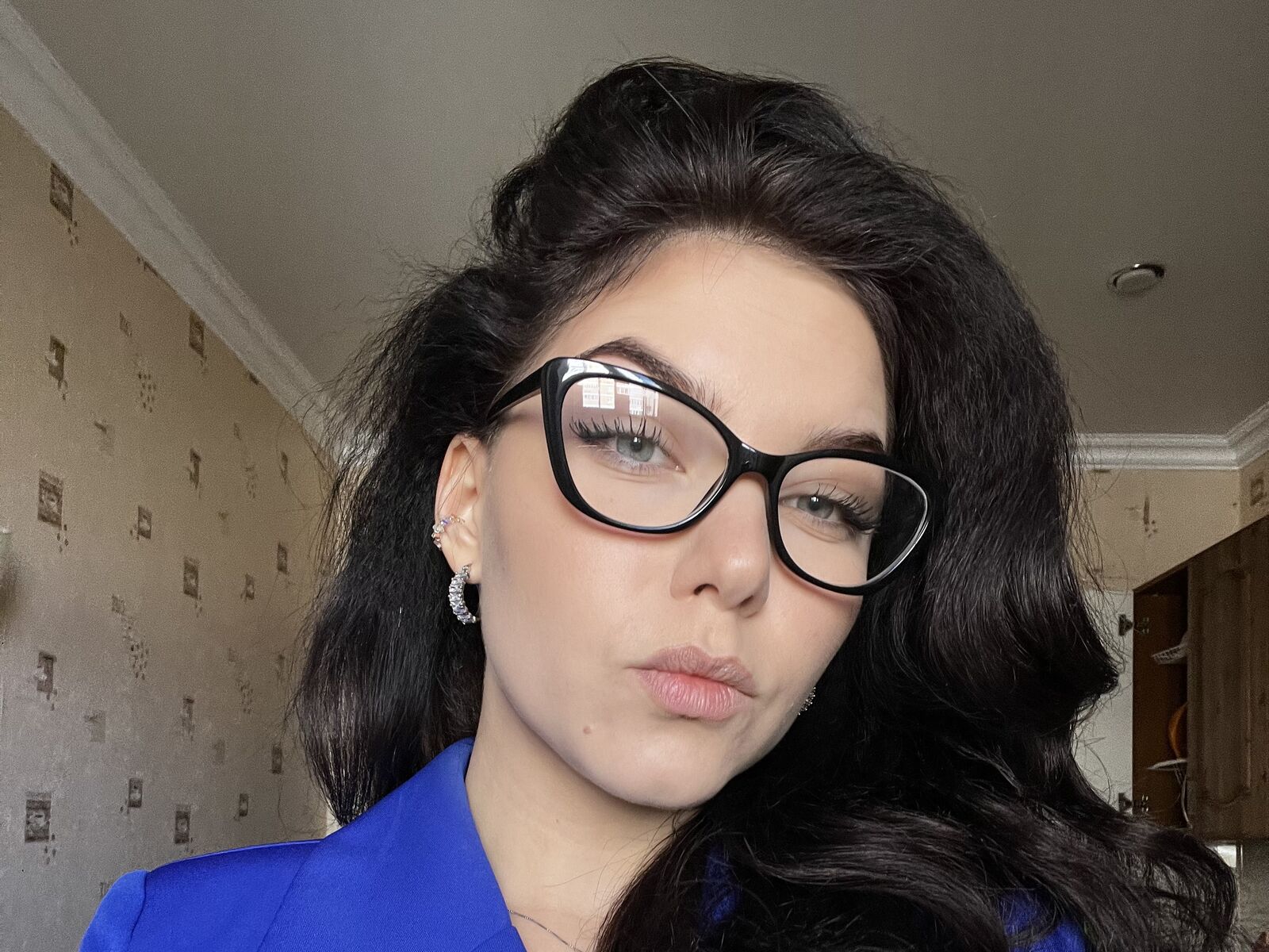 Live cam for LinaSeen