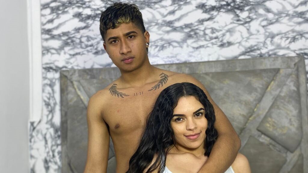 Sex chat gratuit in direct cu StellaAndNoah pe LiveJasmin