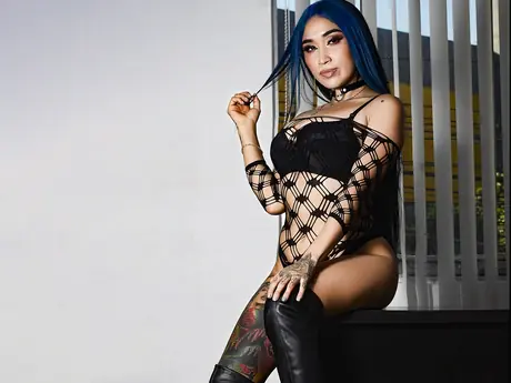 Chat with HelenMonet