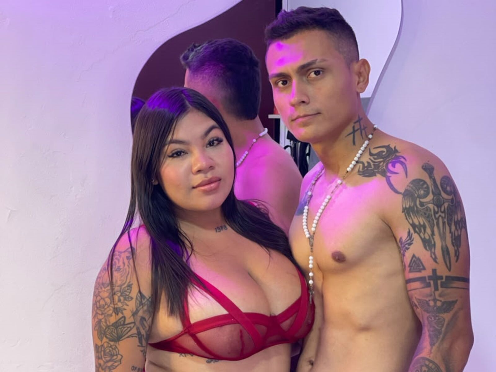 Live cam for CrystalAndDrake