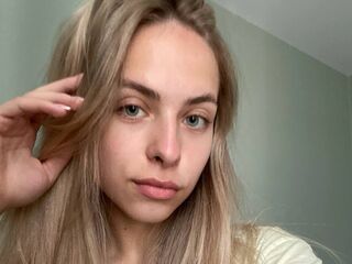 JuliaBenet Porn Show