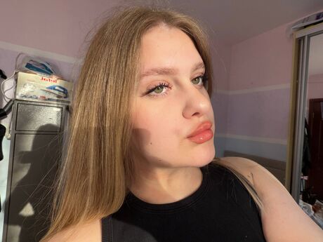 Chat with GraceHollis