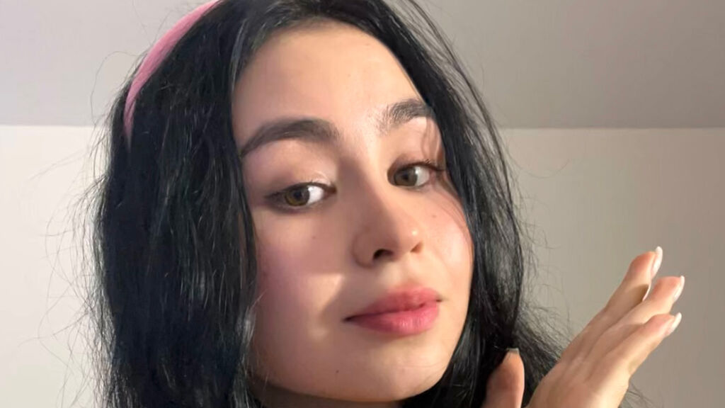 MinnieMile online on GirlsOfJasmin