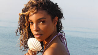 AlishaCoute one on one girl cam profile