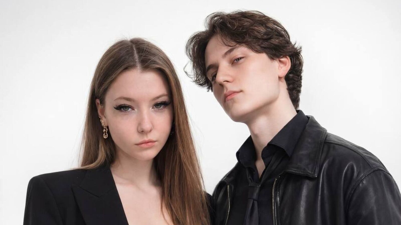 LeoAndMira erotic portrait