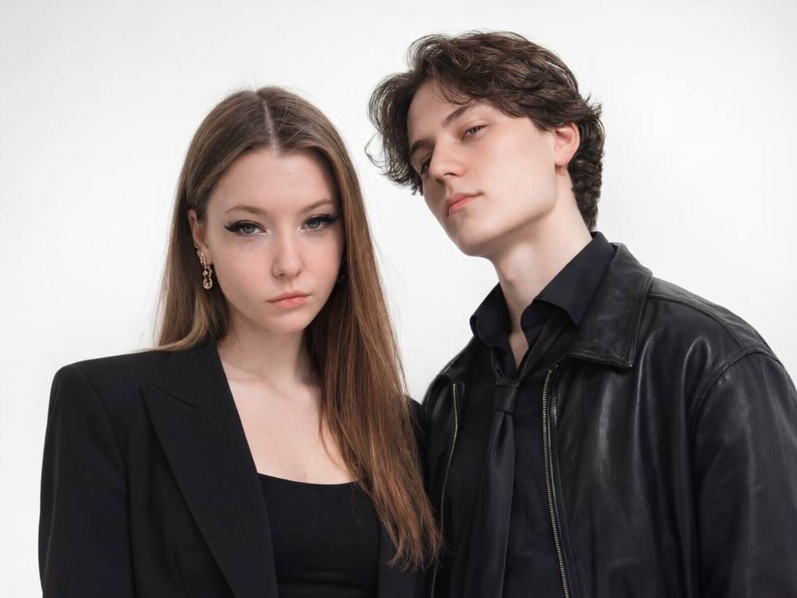 Live cam for LeoAndMira