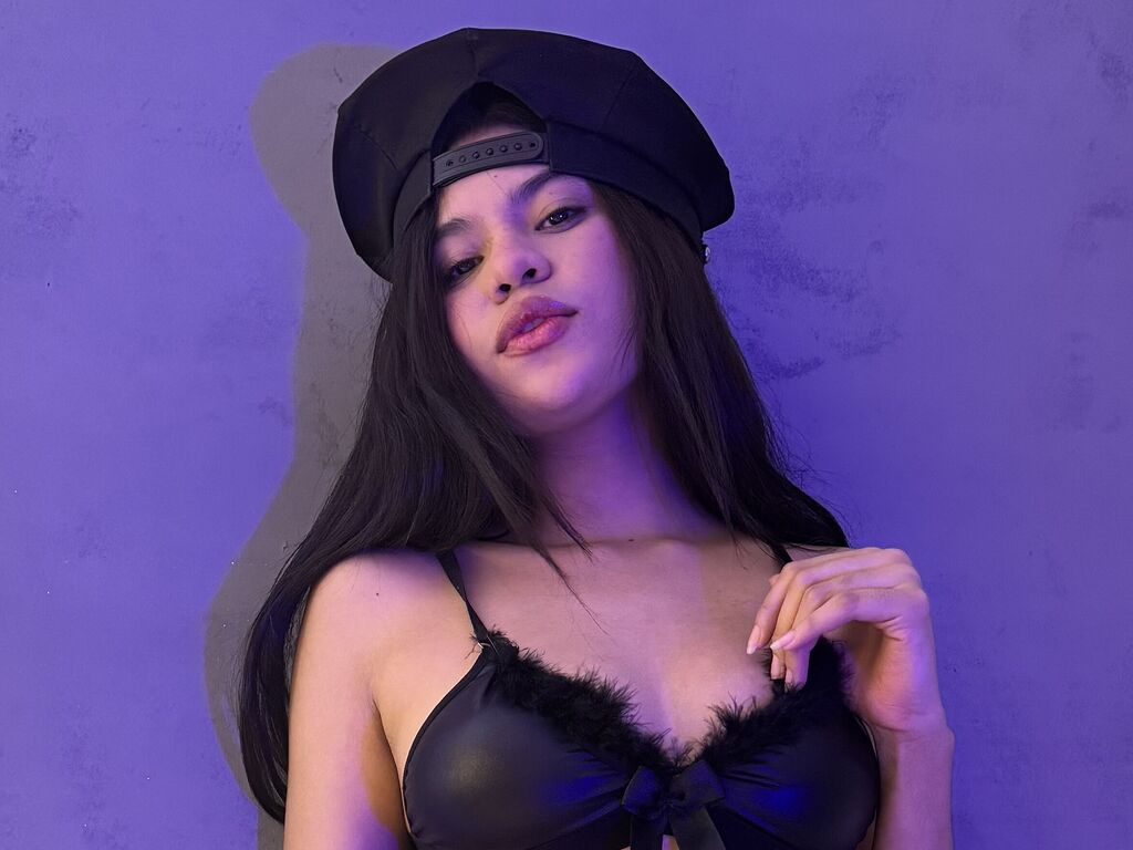 EmmaJhones live fetish cam image
