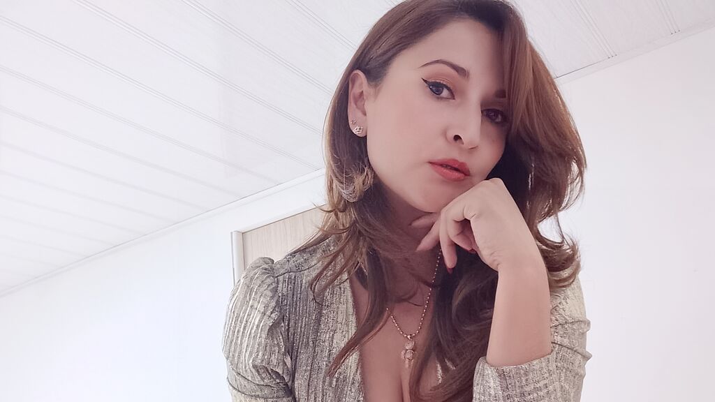 CharlotteeHarper Live Cam on LiveJasmin