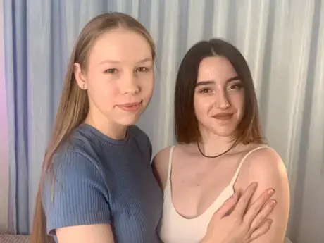 Chat with ElviaAndBridget