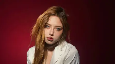 LoraBarren's chat room
