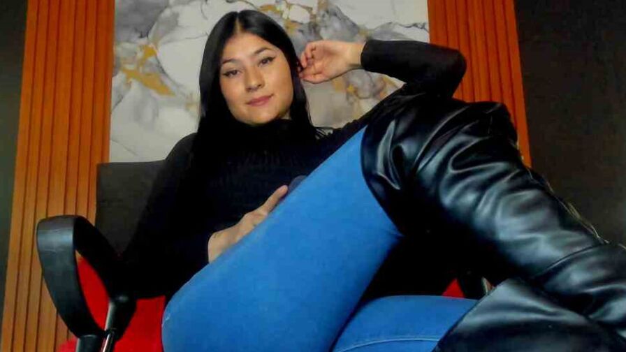 Live HD Nude Chat with AriadnaGrow