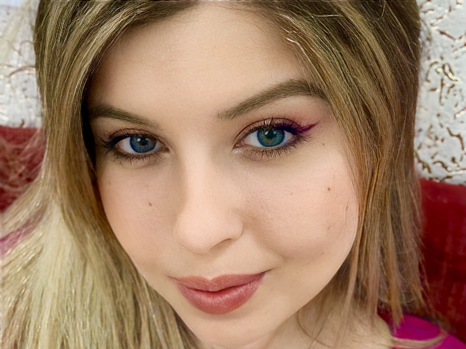 Live cam for Larissaloira