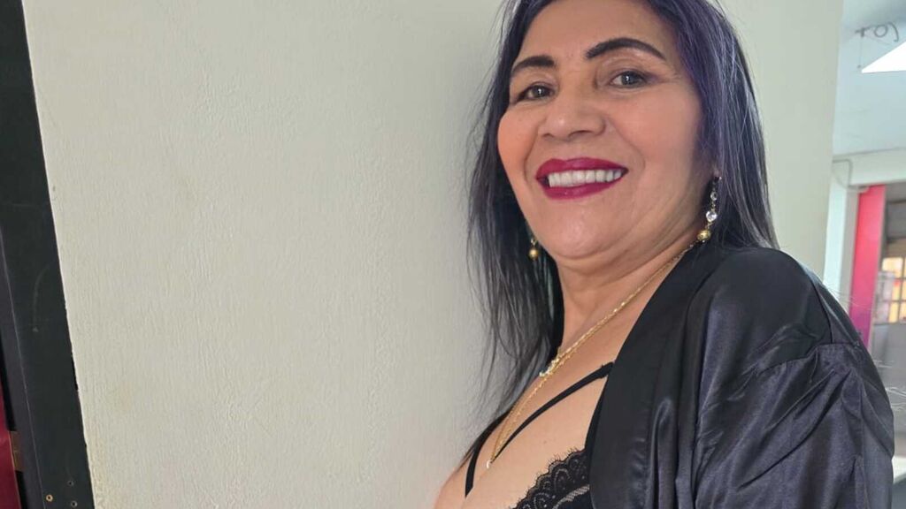 Watch the sexy mature CelestBlack from LiveJasmin at GirlsOfJasmin
