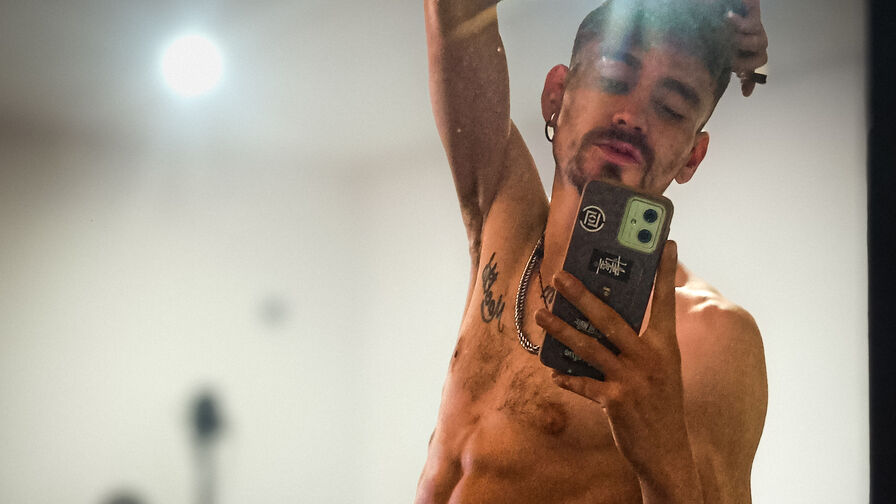Watch ZaynPresley live on freshseotools.com