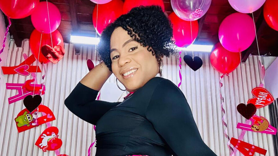 Watch AriEbony live on DMS List