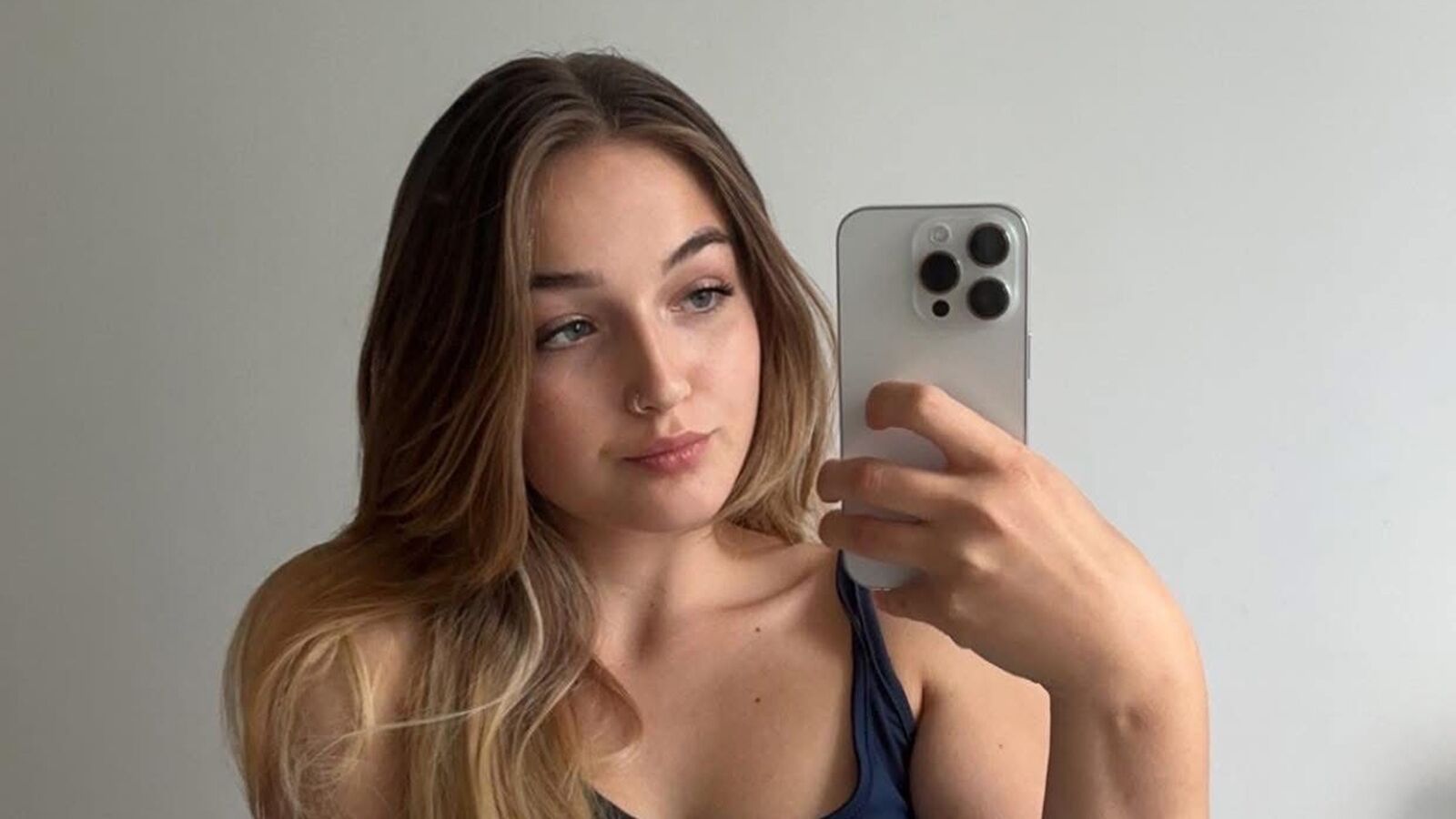 AnneWilsonn erotic portrait