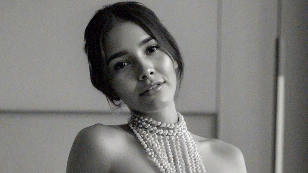 Sex chat gratuit in direct cu AlisonColemans pe LiveJasmin