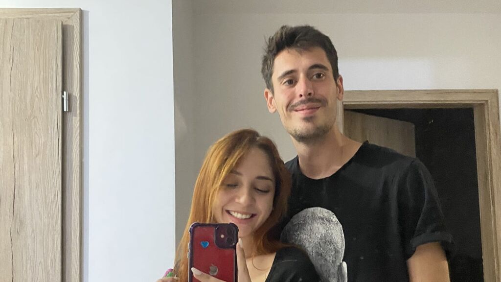 DhaliaAndMikele live cam model at LiveJasmin