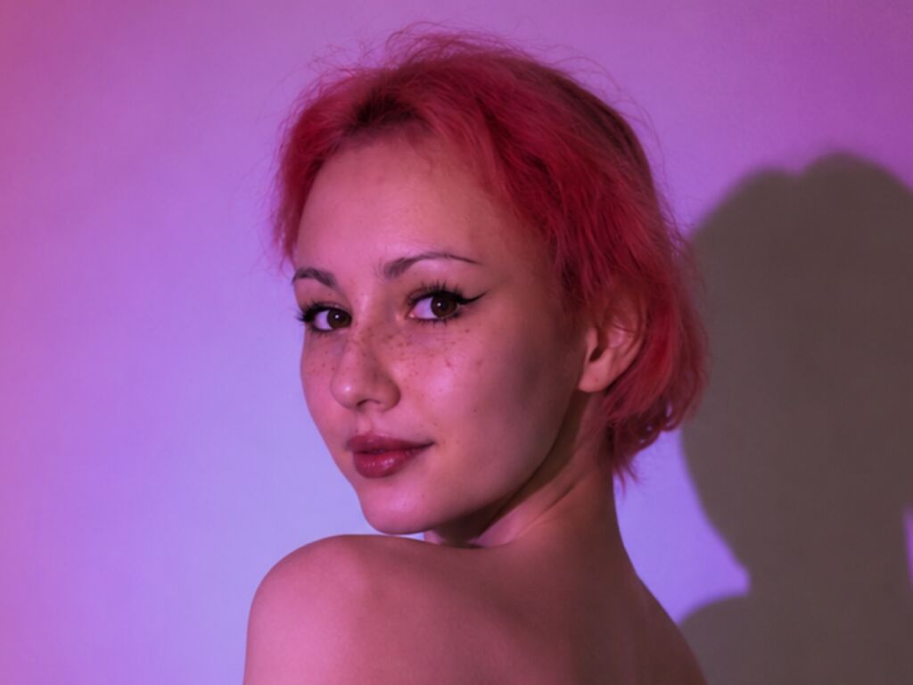 ElanaHelfert age 18