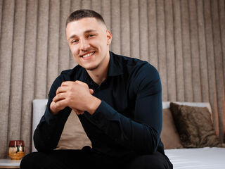 free adult chatroom MichaelCusack