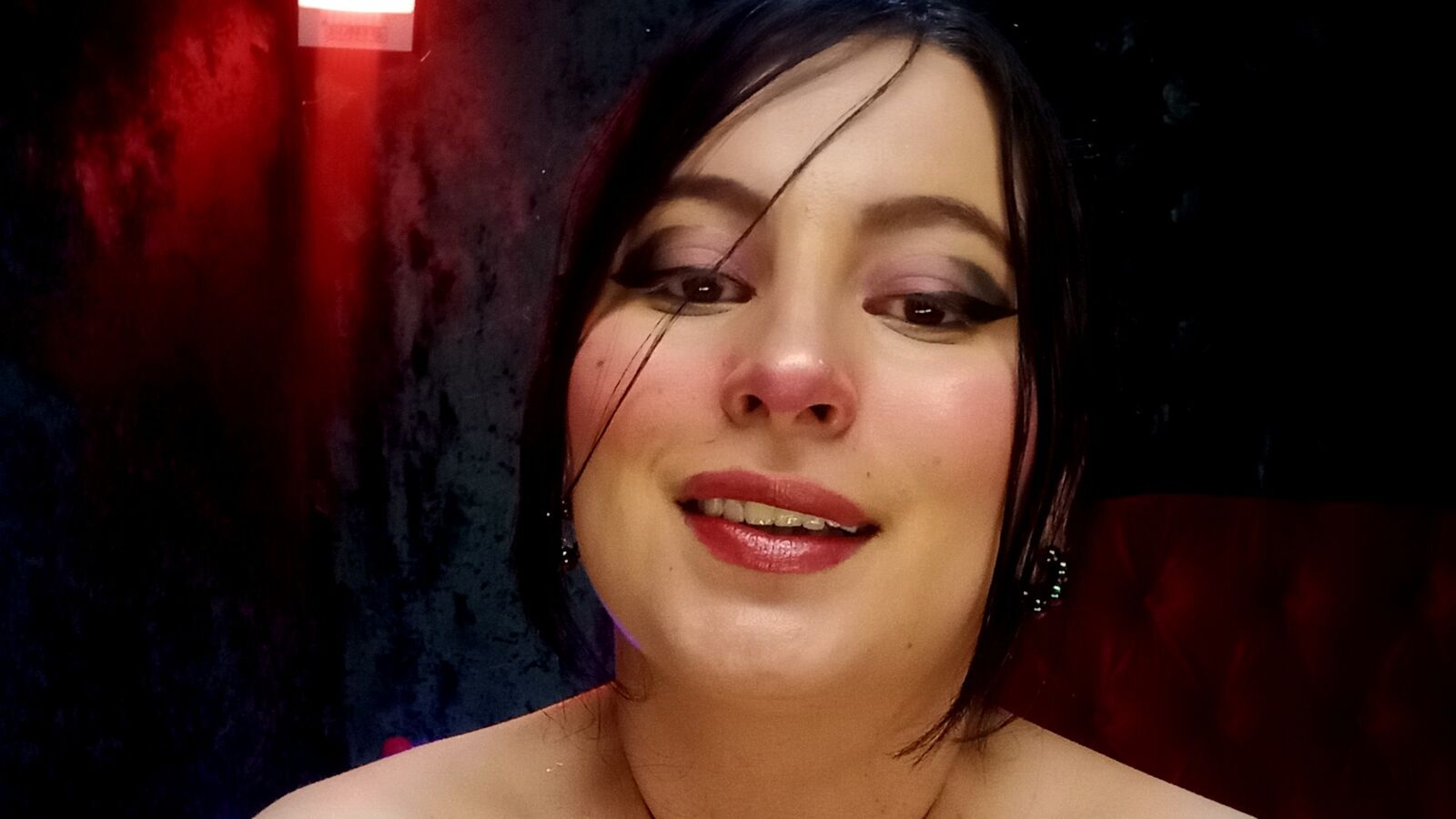 AteneaOlsen erotic portrait