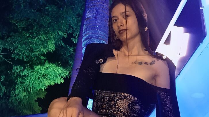 Karlai live webcam show